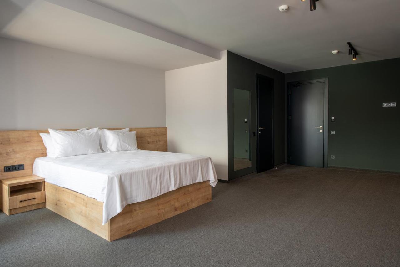 Bet25 Hotel バトゥーミ エクステリア 写真