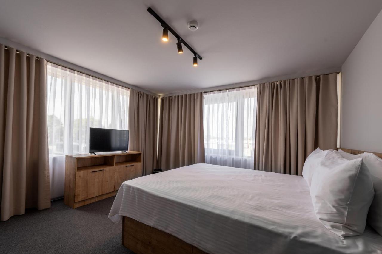 Bet25 Hotel バトゥーミ エクステリア 写真