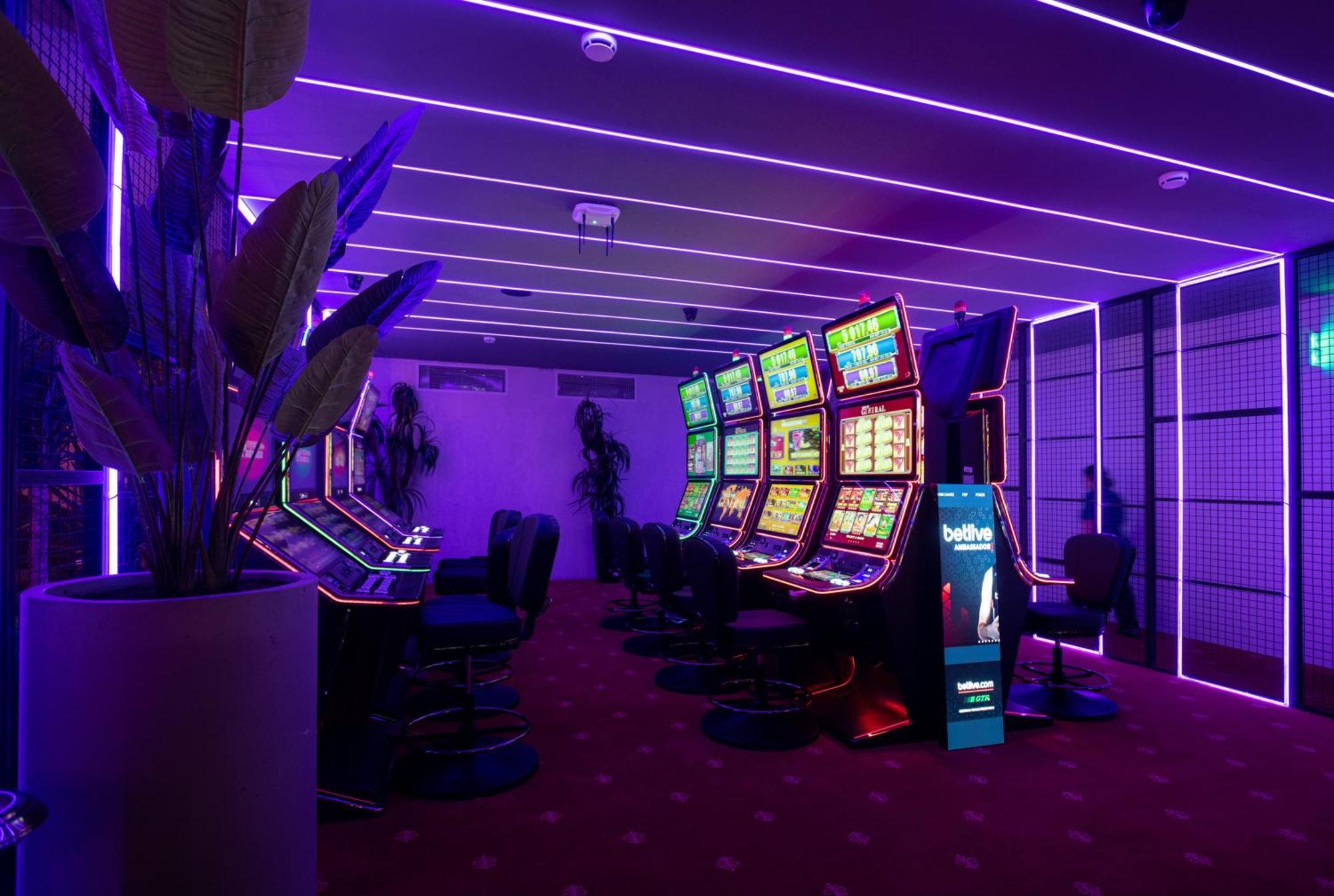 Bet25 Hotel バトゥーミ エクステリア 写真