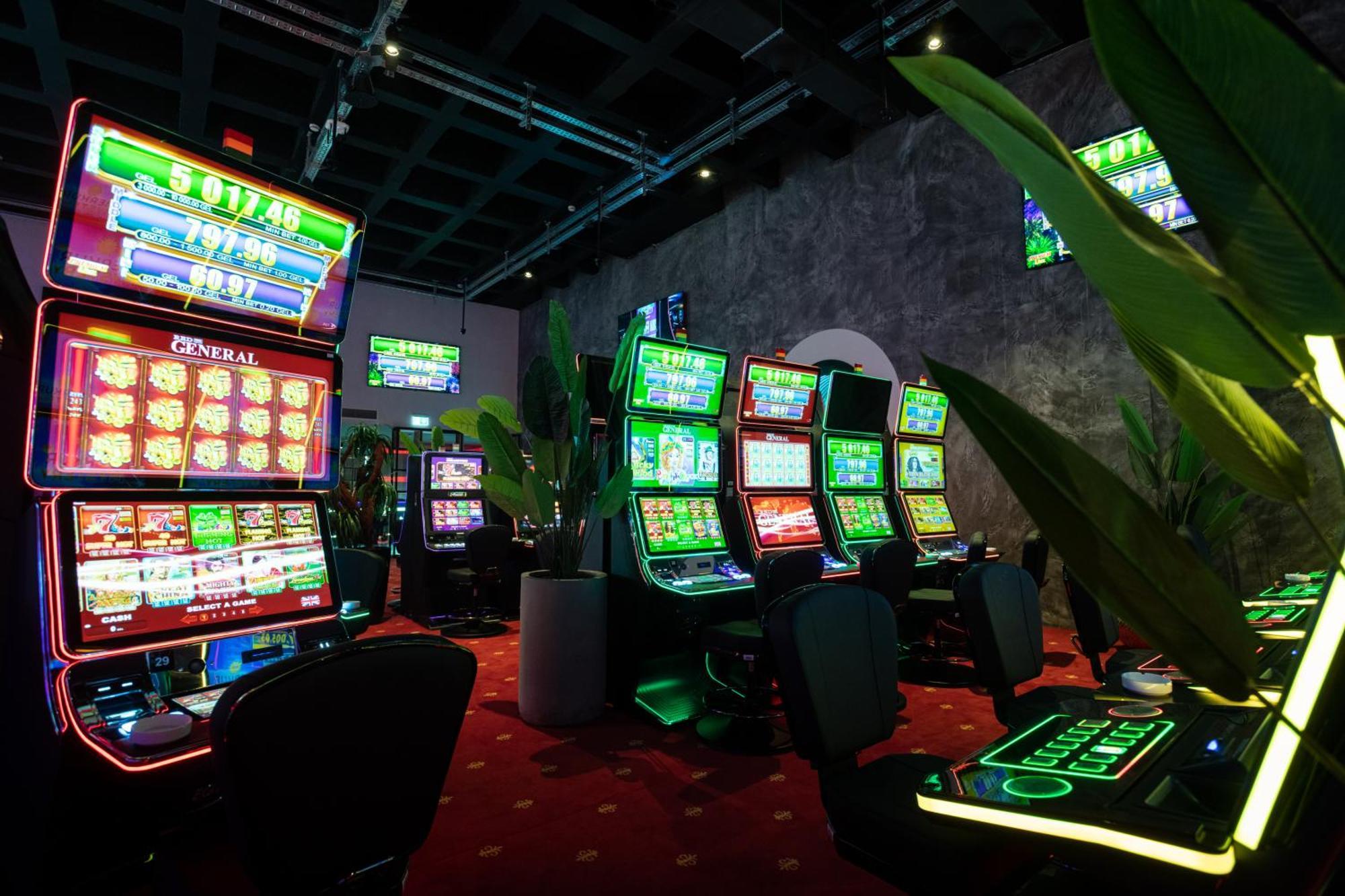 Bet25 Hotel バトゥーミ エクステリア 写真