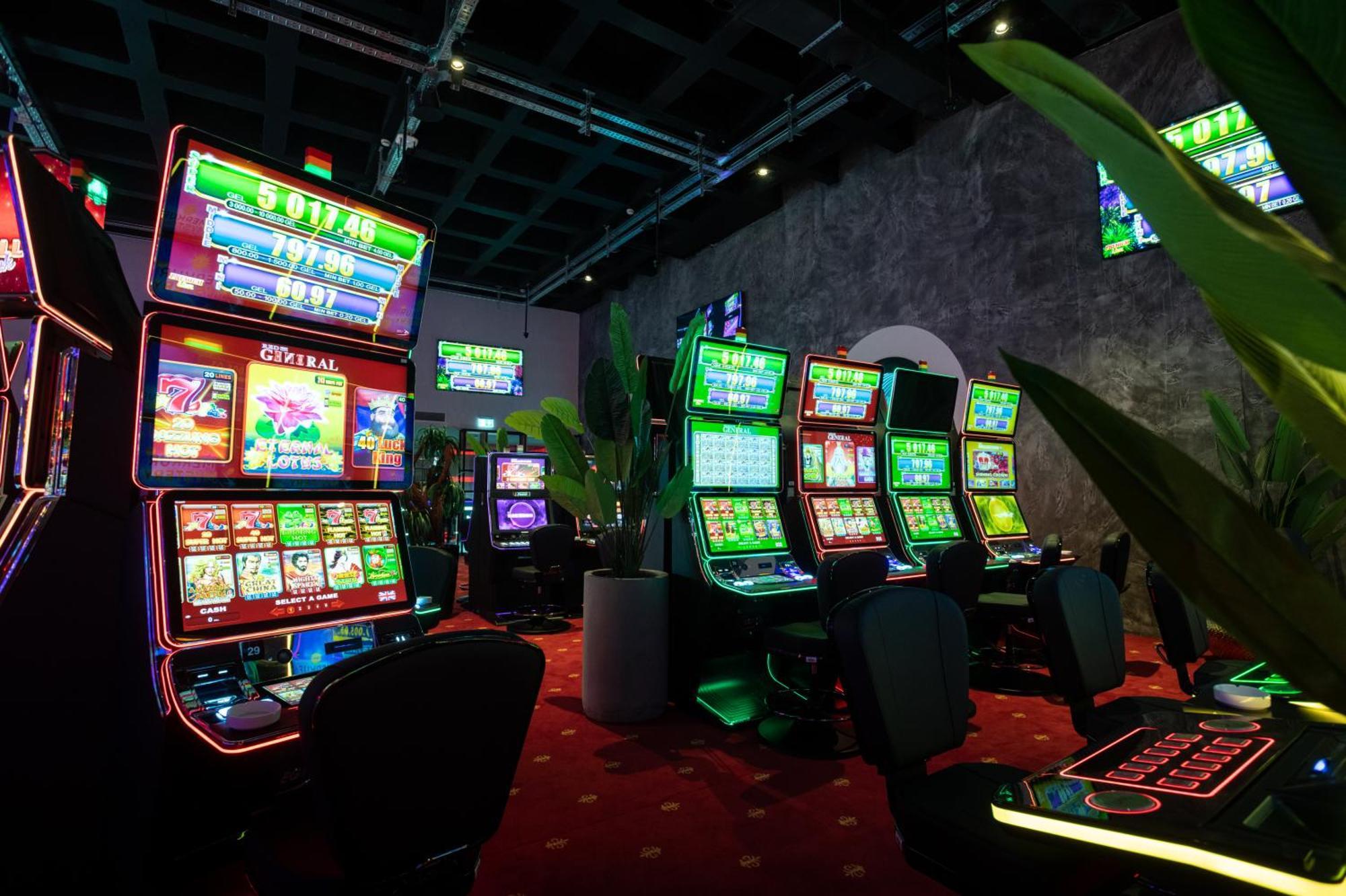 Bet25 Hotel バトゥーミ エクステリア 写真