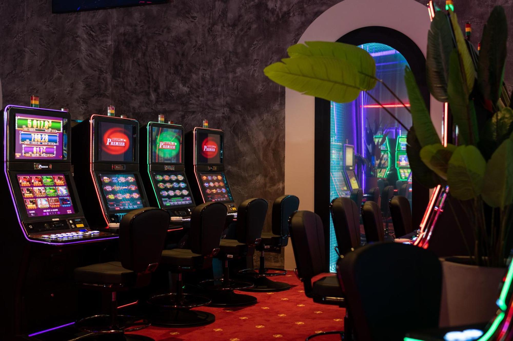 Bet25 Hotel バトゥーミ エクステリア 写真