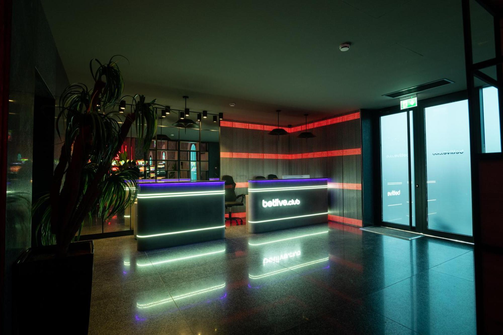 Bet25 Hotel バトゥーミ エクステリア 写真