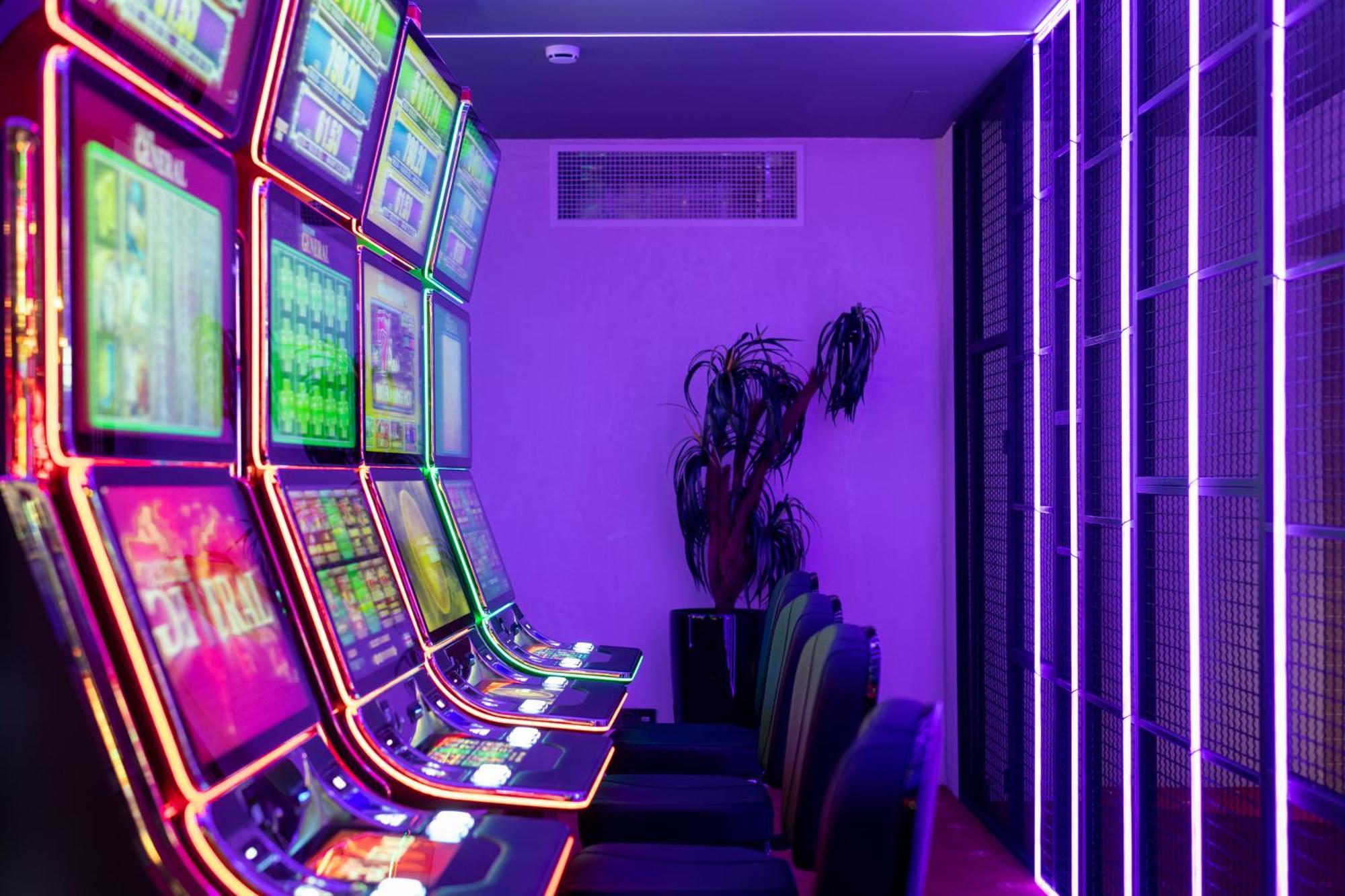 Bet25 Hotel バトゥーミ エクステリア 写真