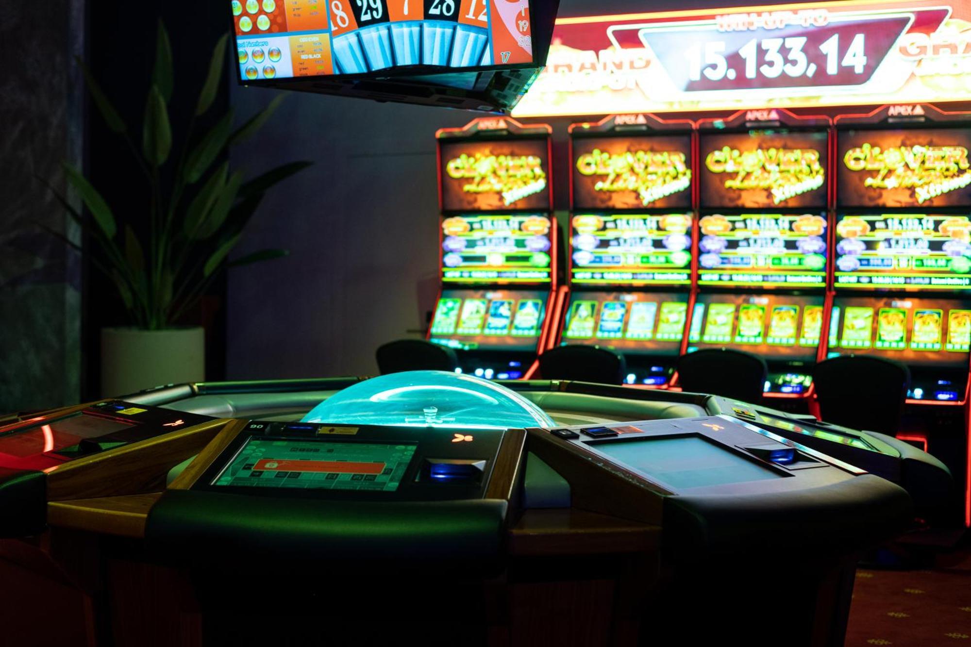Bet25 Hotel バトゥーミ エクステリア 写真