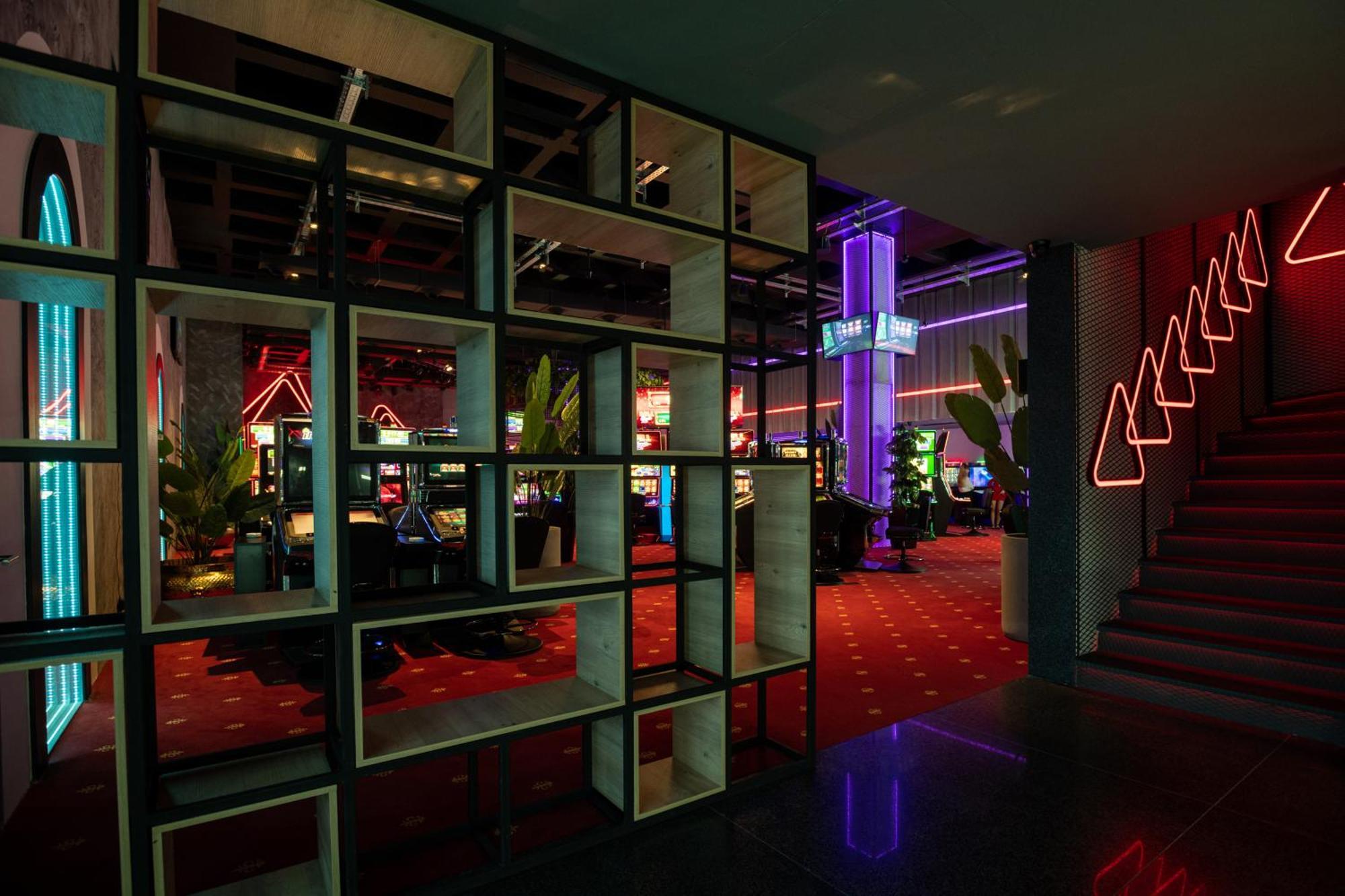 Bet25 Hotel バトゥーミ エクステリア 写真